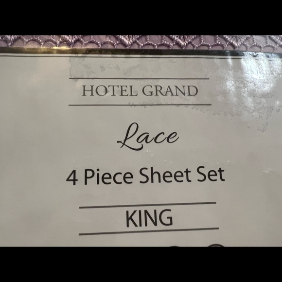4-Piece Lace King-Size Sheet Set in Lavender! - Picture 7 of 7